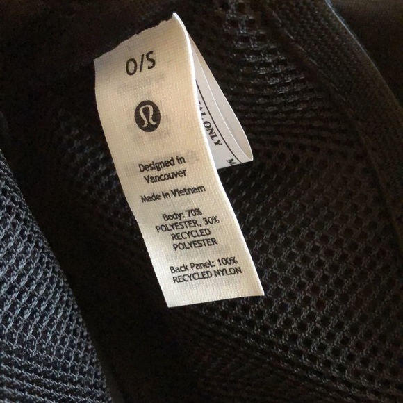 Lululemon Everywhere blk Fleece BeltBag Gold tone hardware - Picture 11 of 13